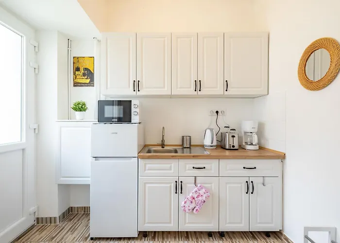 Very - Very Cozy - Quiet Sleep